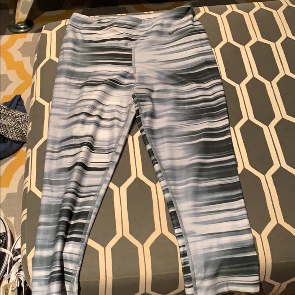 Women’s Nike athletic leggings